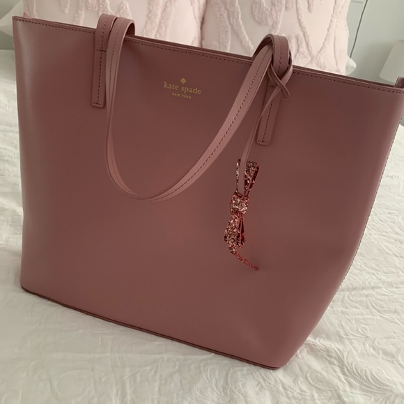 kate spade Handbags - Kate Spade tote